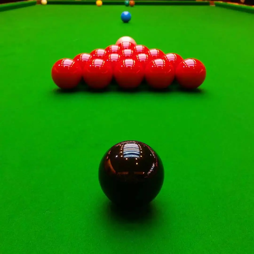 2023斯诺克国际锦标赛：斯佳辉对阵杰克·琼斯，新星对决燃爆赛场！